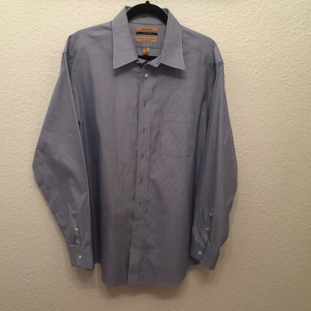 Men’s Roundtree & Yourke button down shirt
